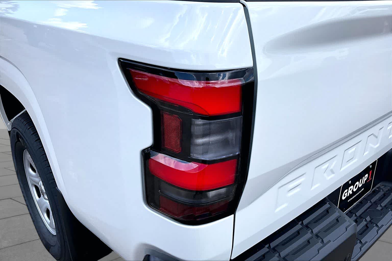 2027 Nissan Frontier photo 11 of 19
