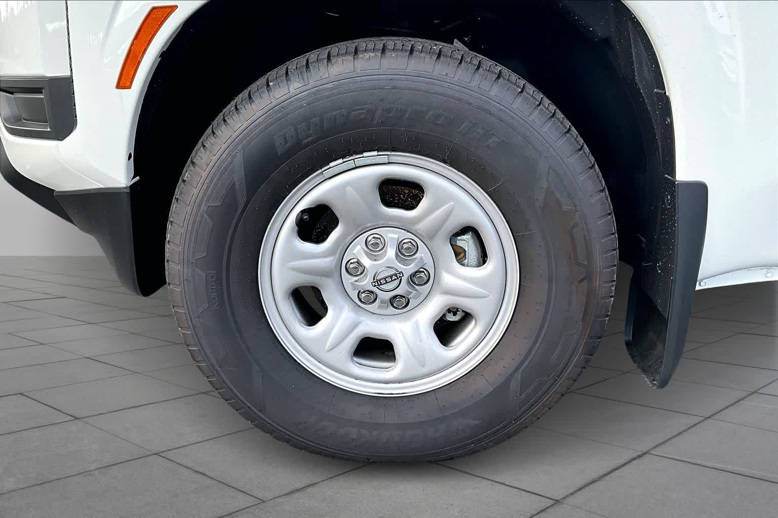 2025 Nissan Frontier S - 8