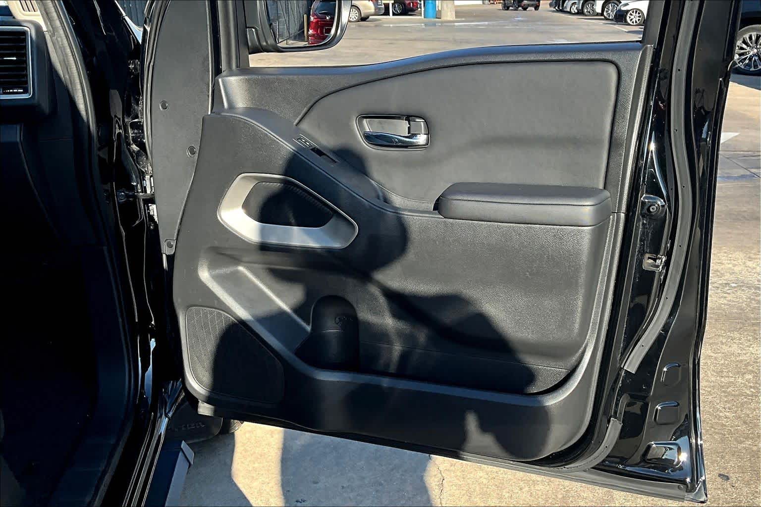 2023 Nissan Frontier SV Super Black at Sterling McCall Nissan