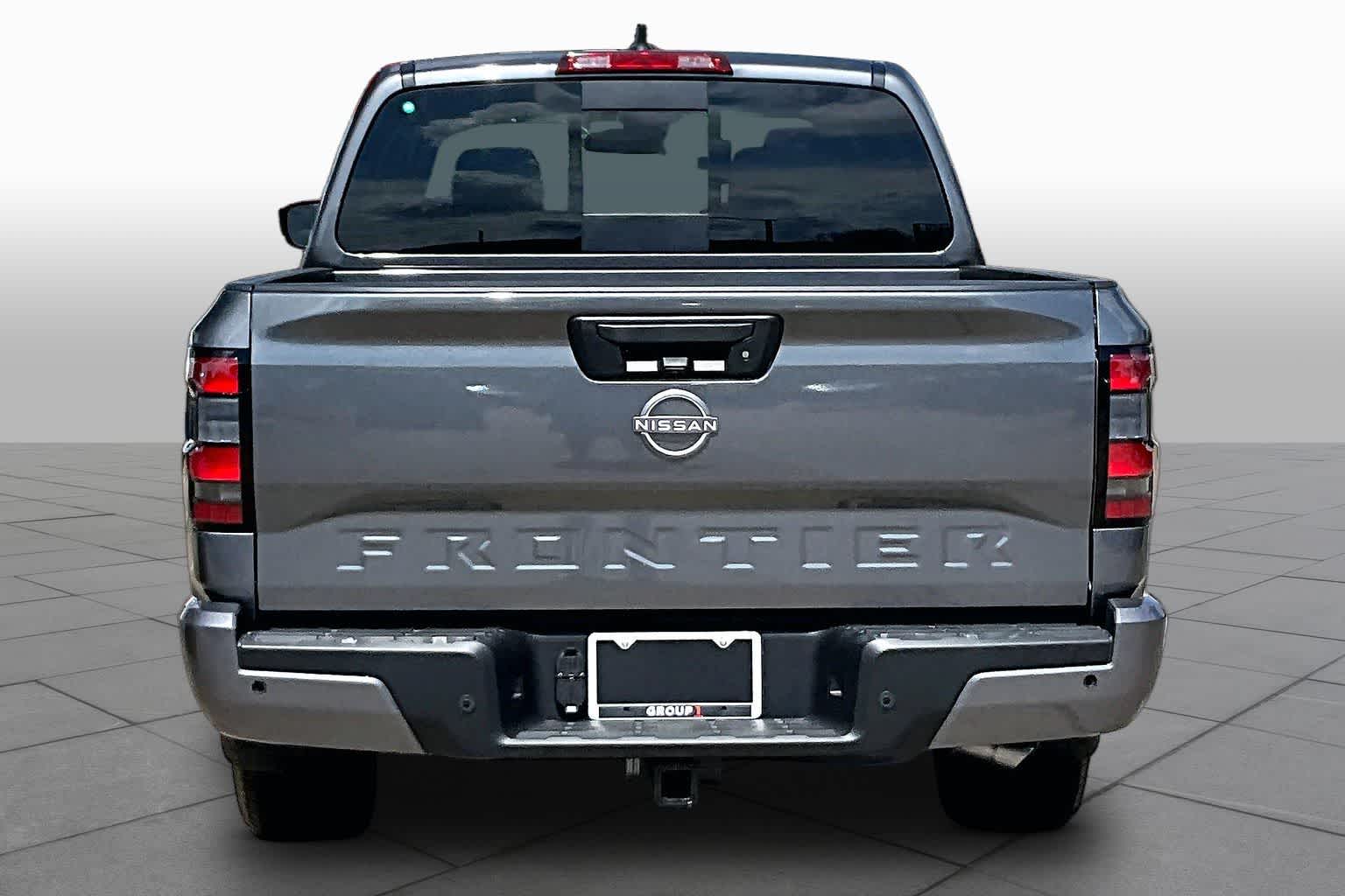 2027 Nissan Frontier photo 4 of 20