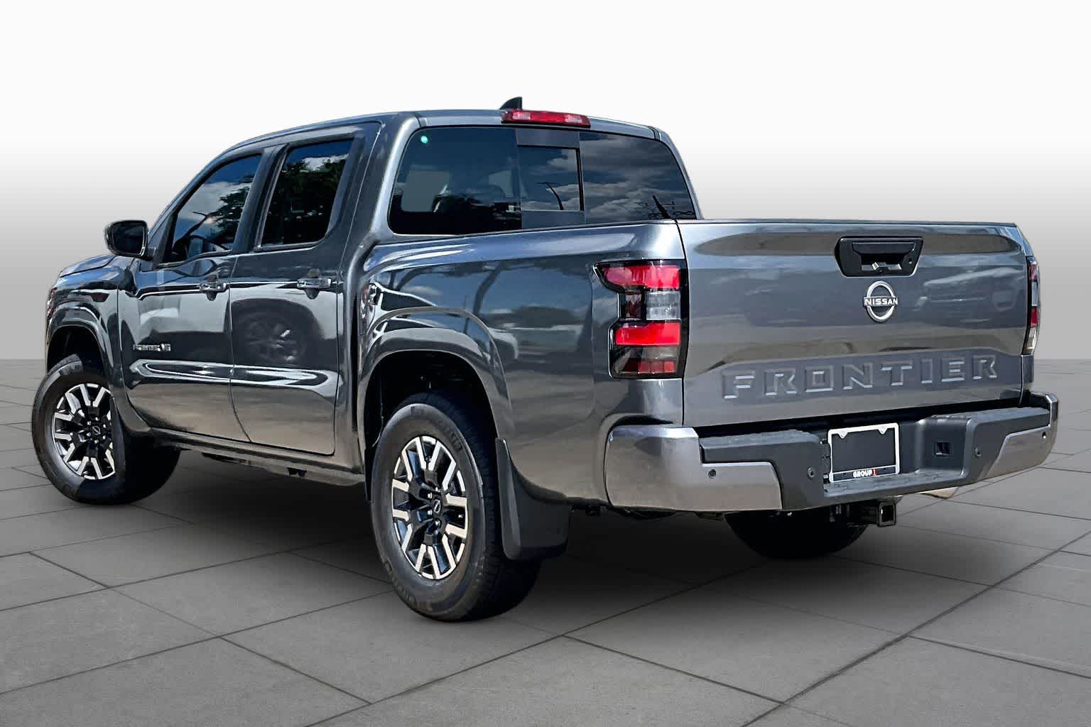 2027 Nissan Frontier photo 7 of 20