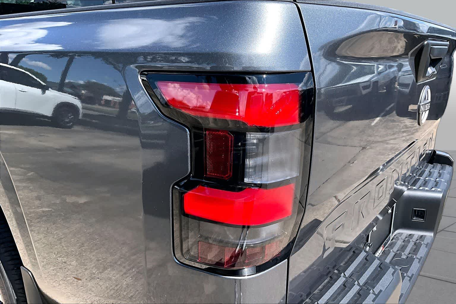 2027 Nissan Frontier photo 12 of 20