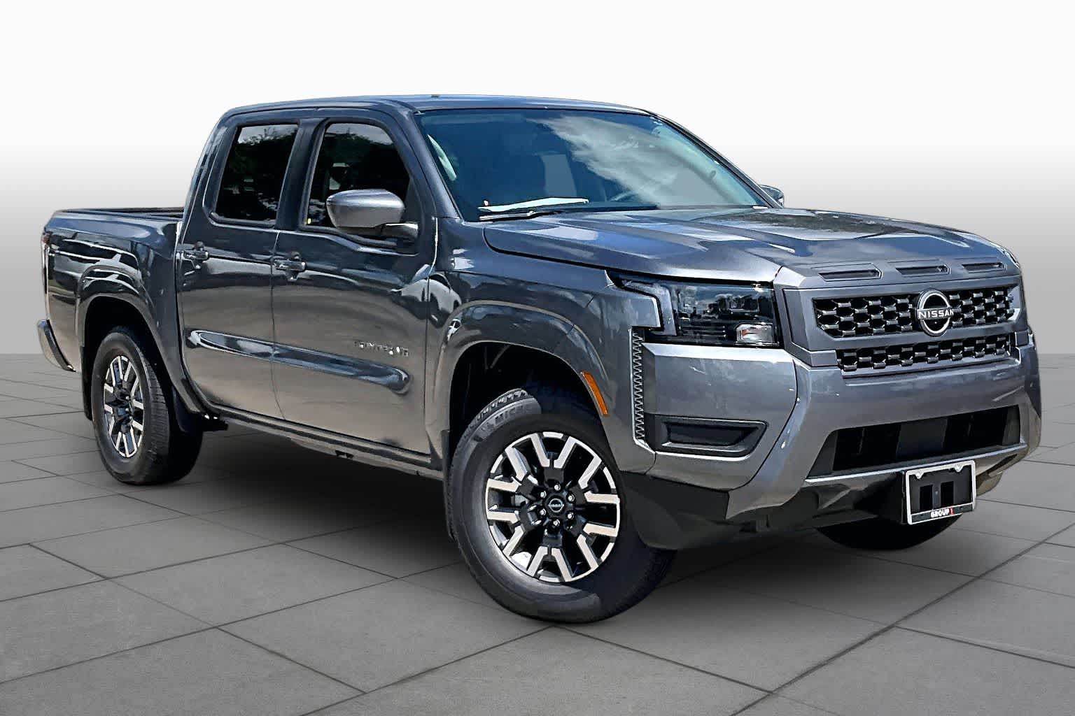2027 Nissan Frontier photo 2 of 20