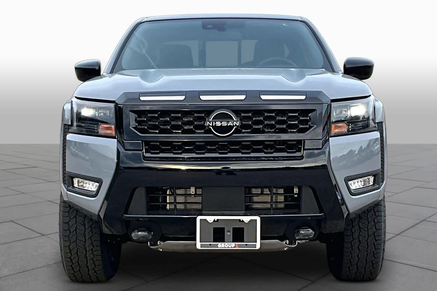 2027 Nissan Frontier photo 3 of 22
