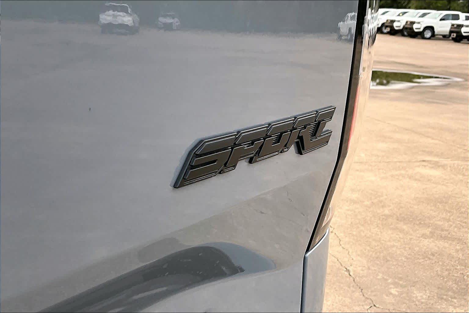 2027 Nissan Frontier photo 8 of 22