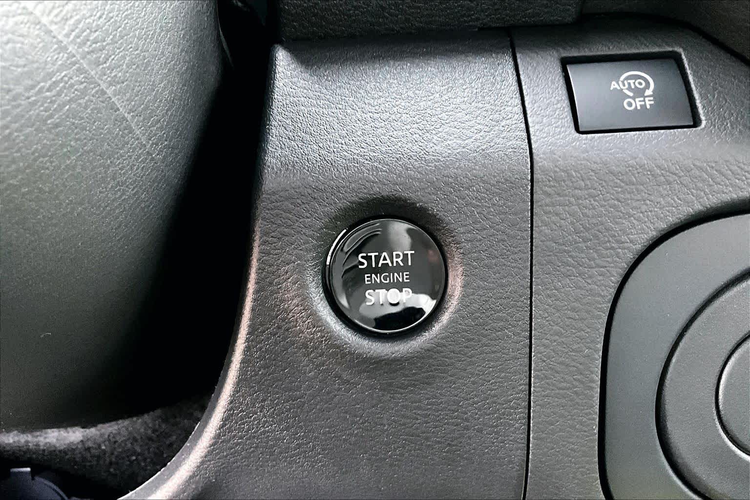 2027 Nissan Frontier photo 15 of 22
