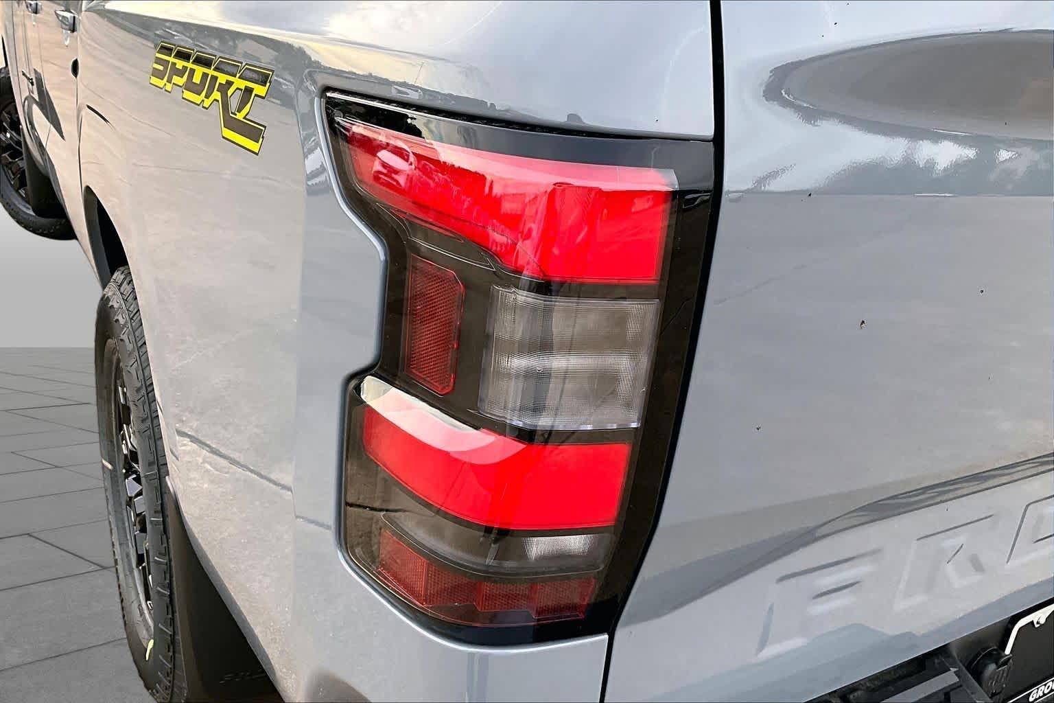 2027 Nissan Frontier photo 12 of 22