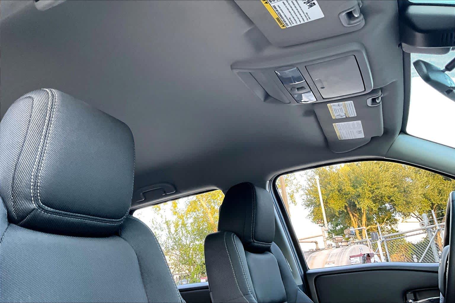 2023 Nissan Frontier photo 14 of 37