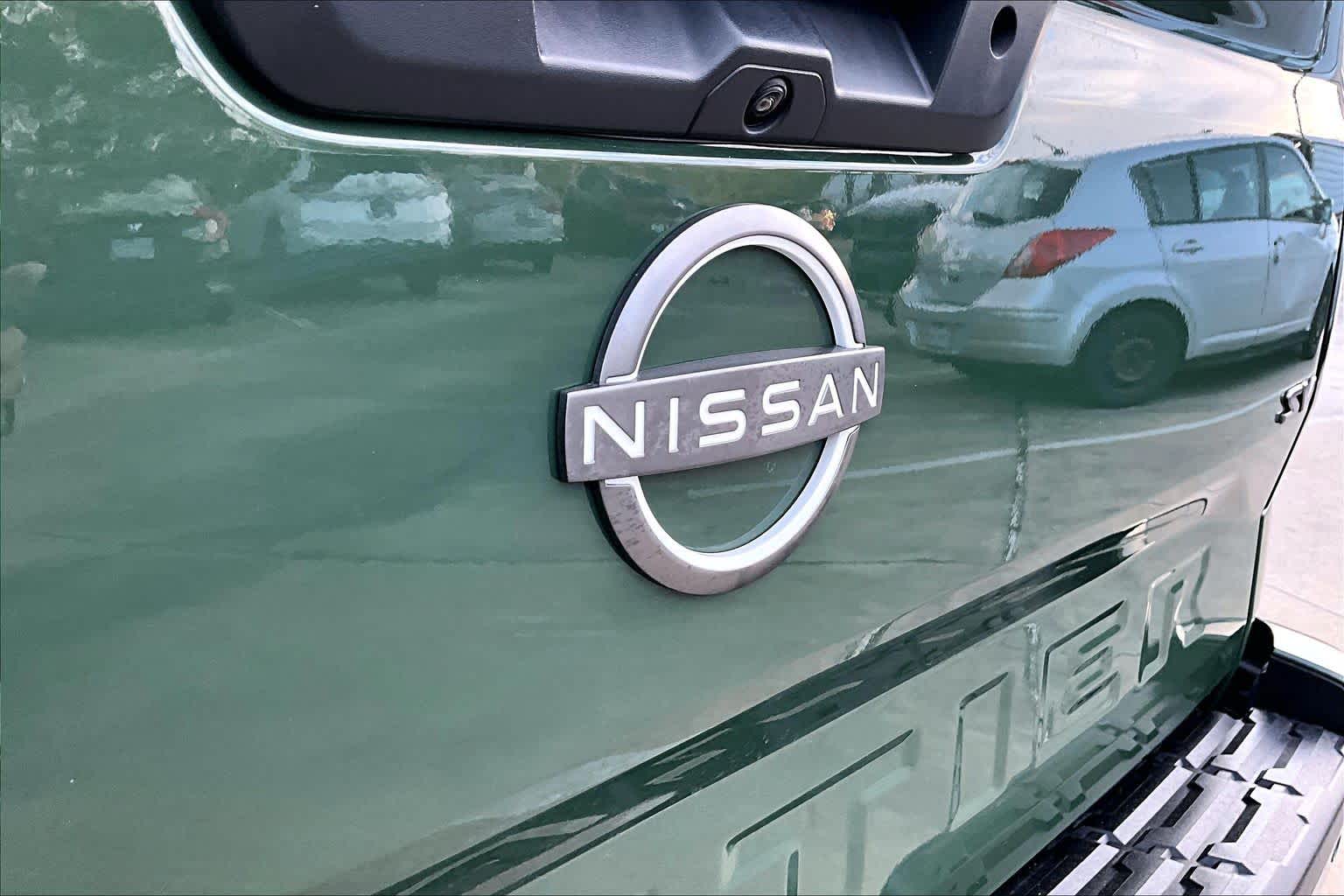 2023 Nissan Frontier photo 10 of 37