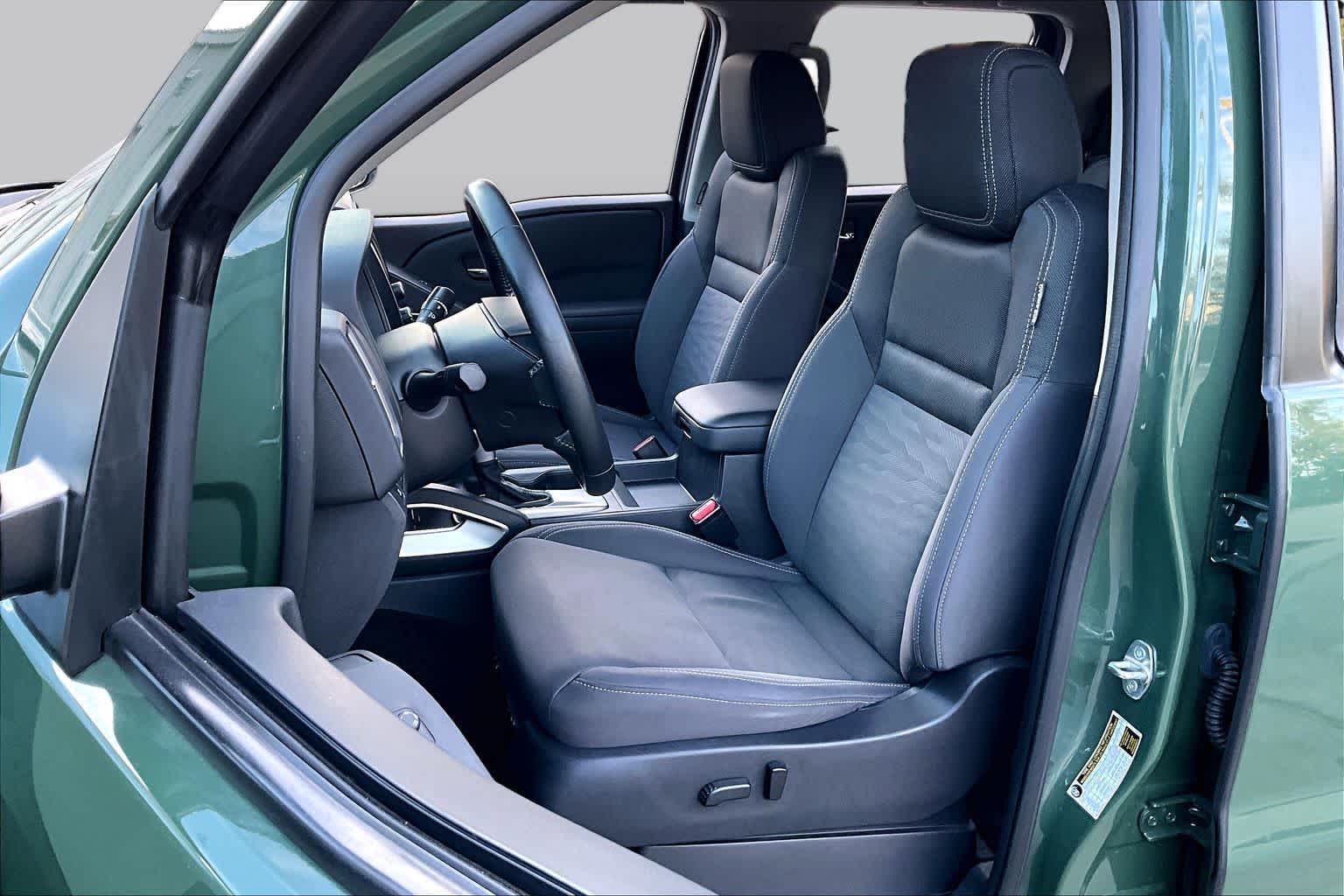 2023 Nissan Frontier photo 8 of 37