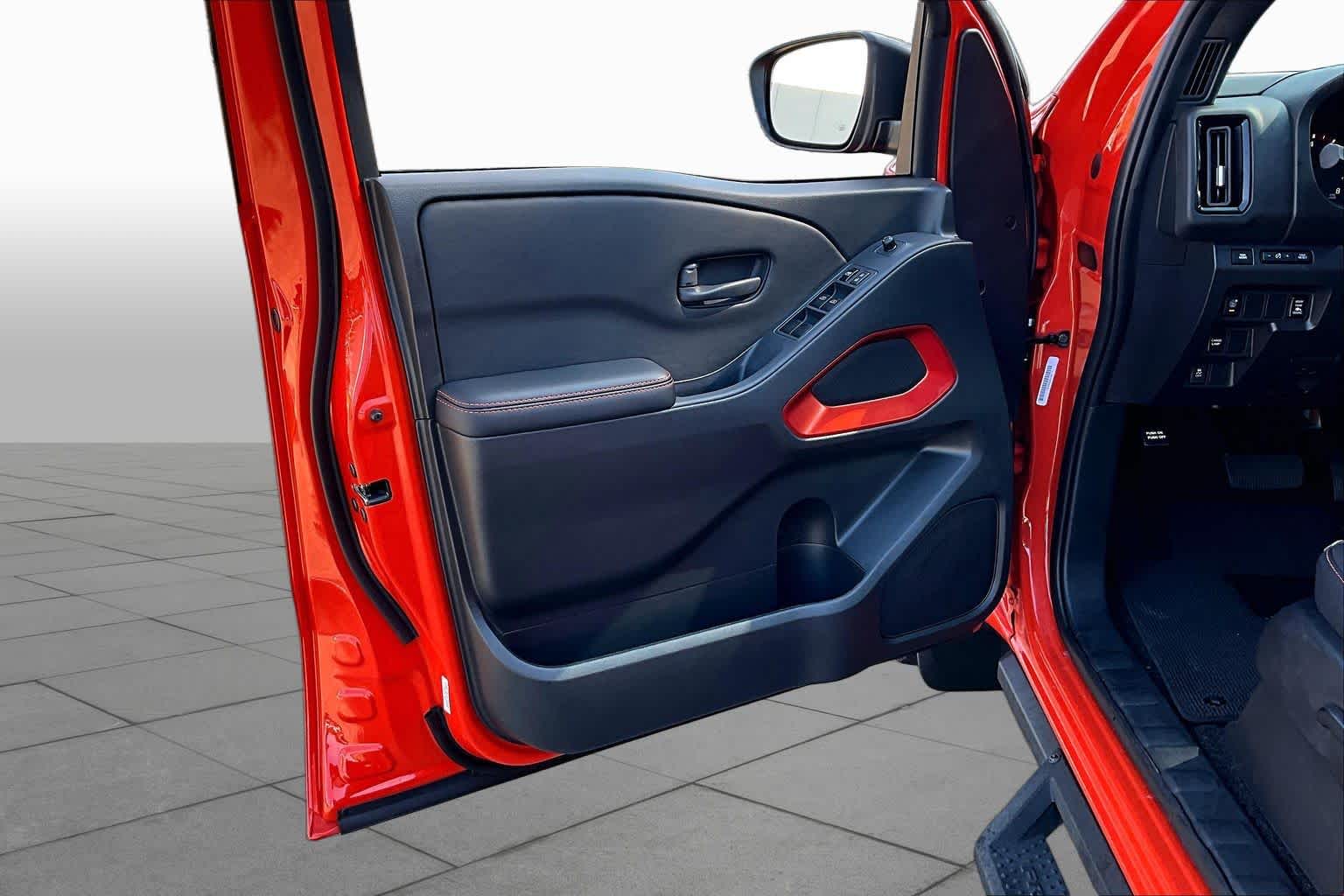 2026 Nissan Frontier photo 21 of 34