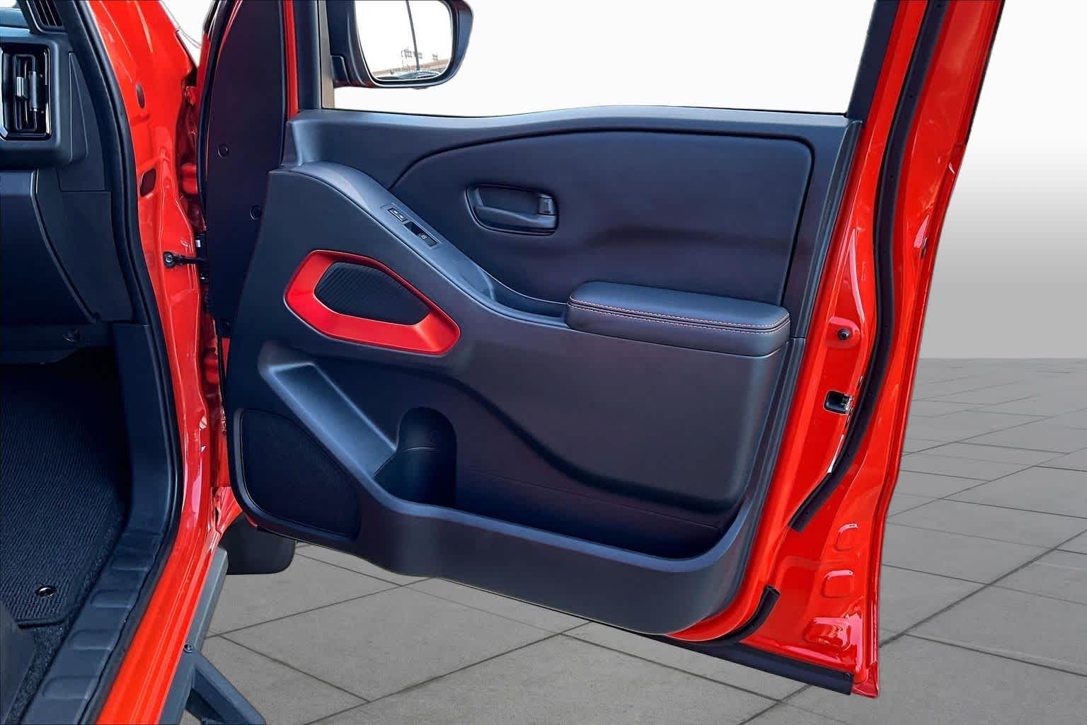 2026 Nissan Frontier photo 22 of 34