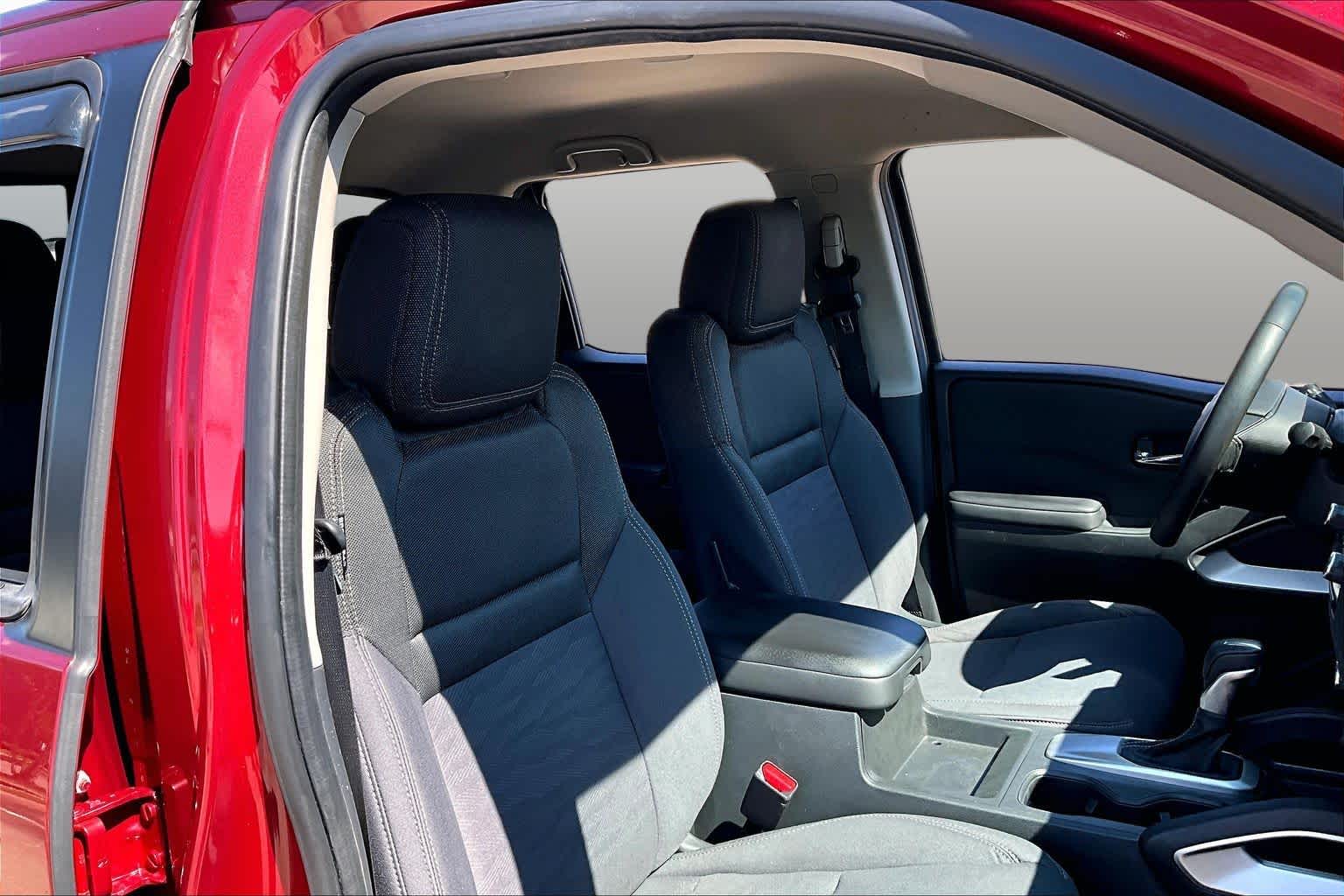 2024 Nissan Frontier photo 9 of 35