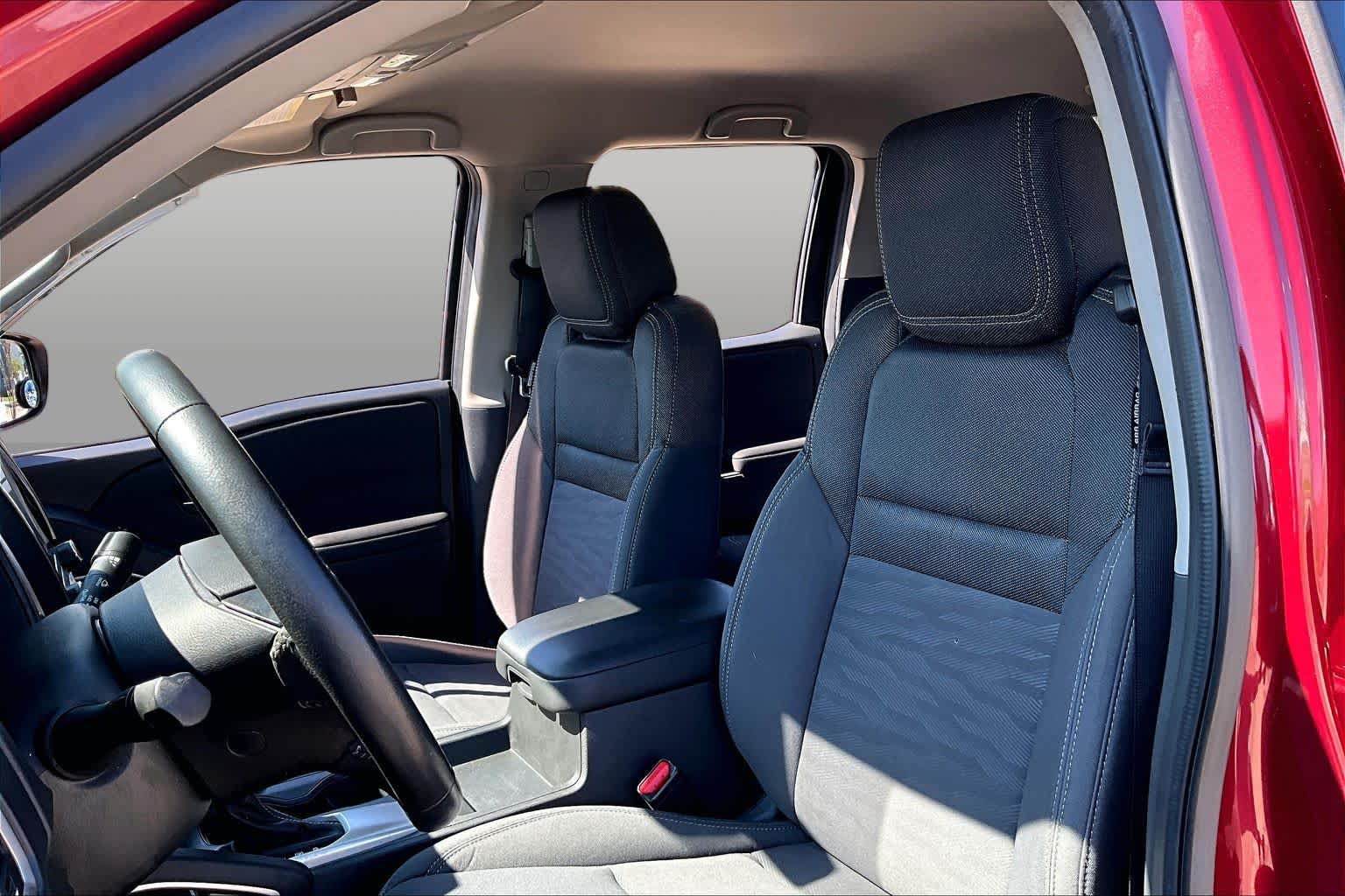 2024 Nissan Frontier photo 8 of 35