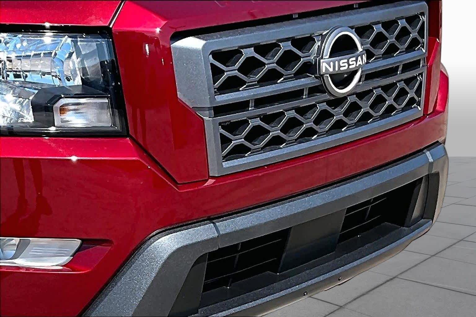 2024 Nissan Frontier photo 30 of 35