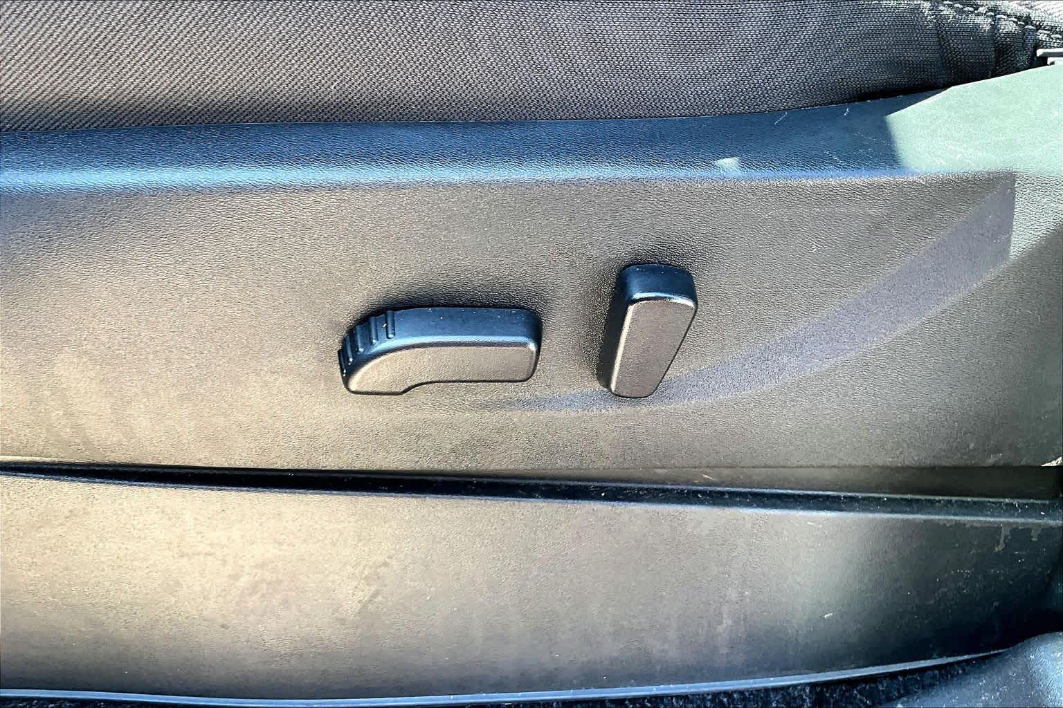2024 Nissan Frontier photo 34 of 35