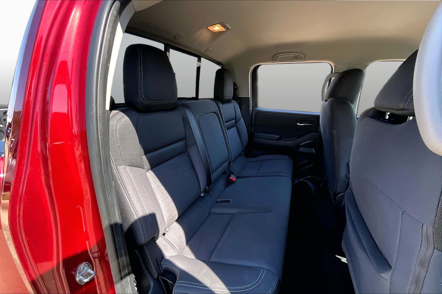 2024 Nissan Frontier photo 21 of 35