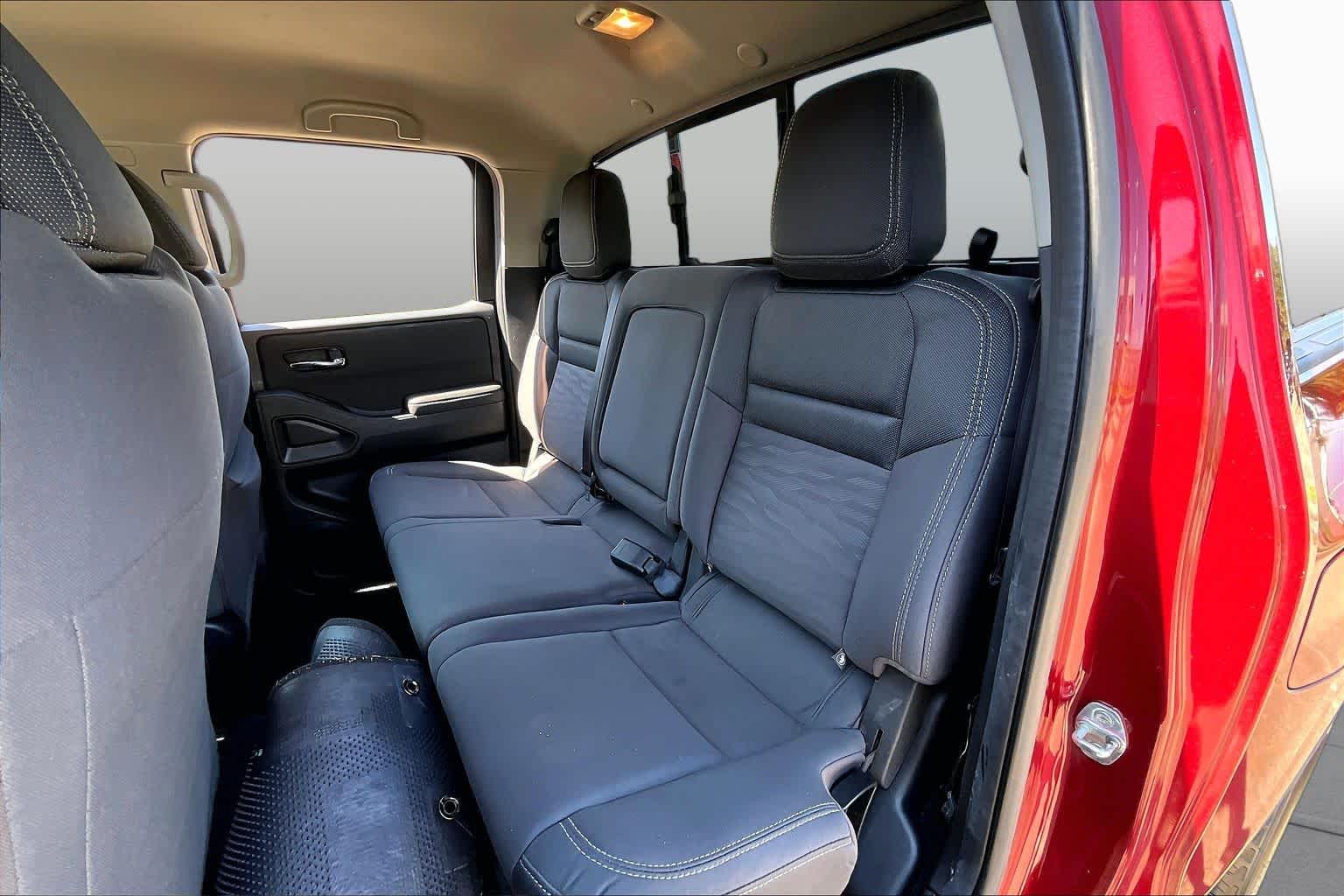 2024 Nissan Frontier photo 20 of 35