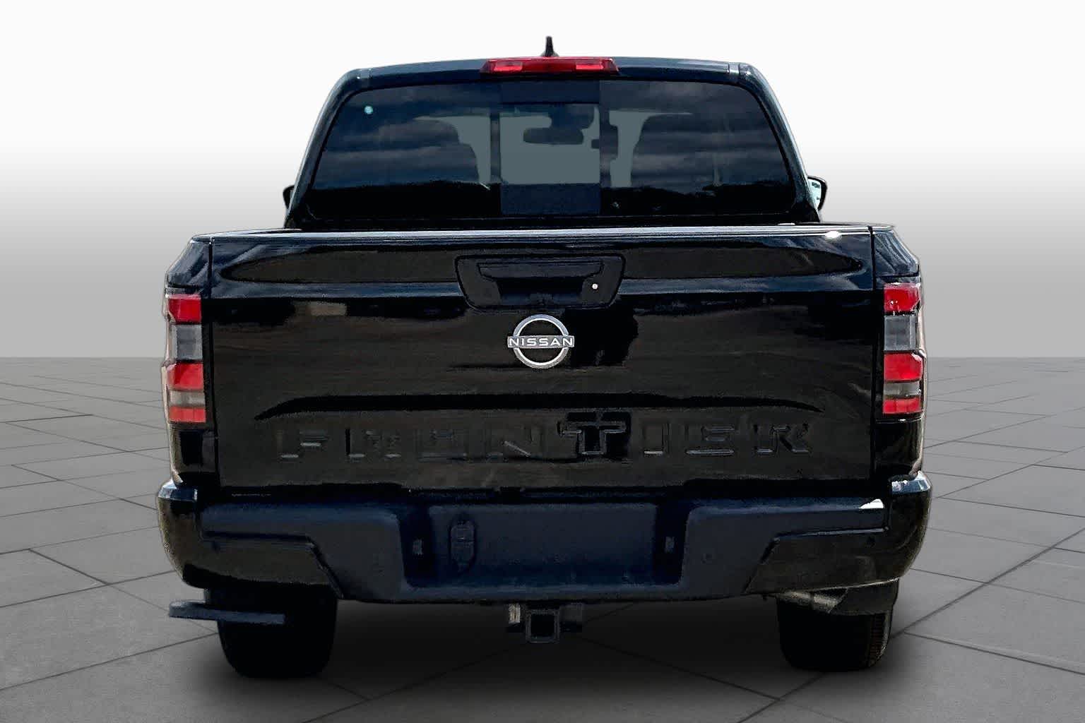 2027 Nissan Frontier photo 4 of 20