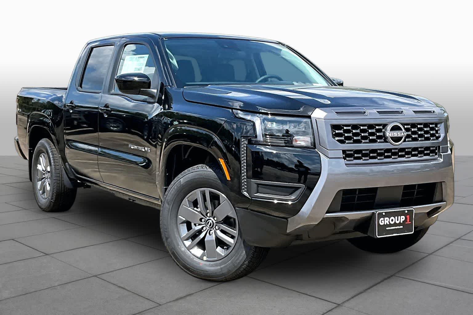 2027 Nissan Frontier photo 2 of 20
