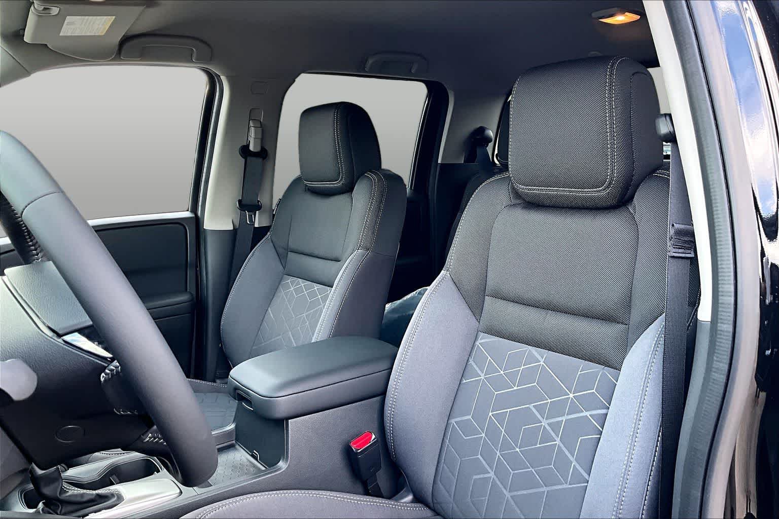 2027 Nissan Frontier photo 17 of 20