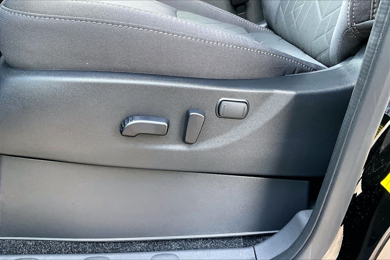 2027 Nissan Frontier photo 14 of 20