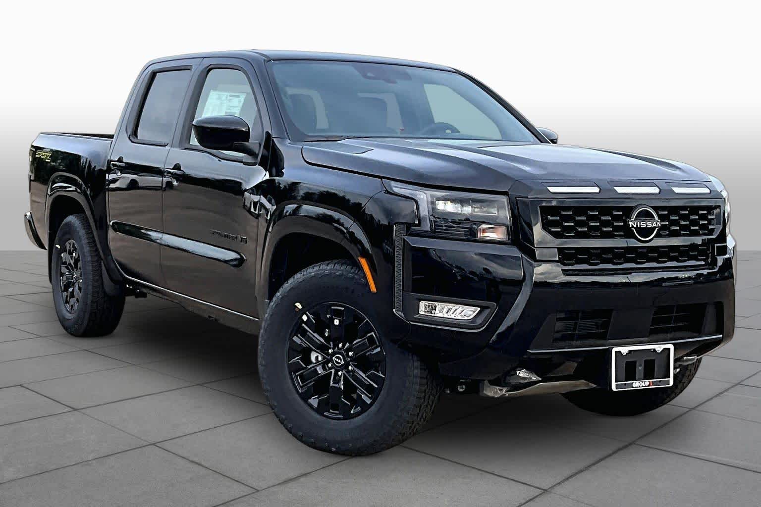 2027 Nissan Frontier photo 2 of 22