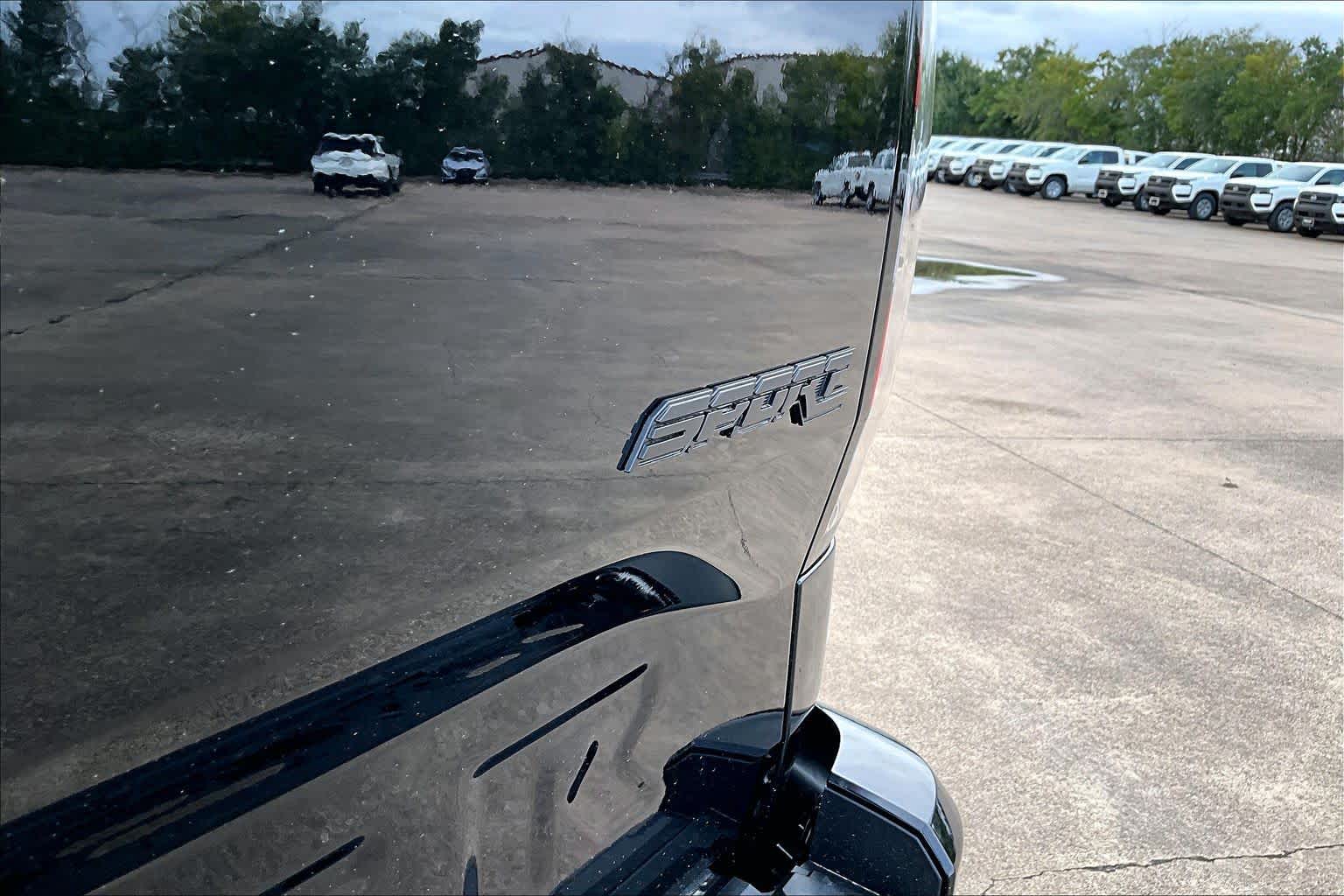 2027 Nissan Frontier photo 8 of 22
