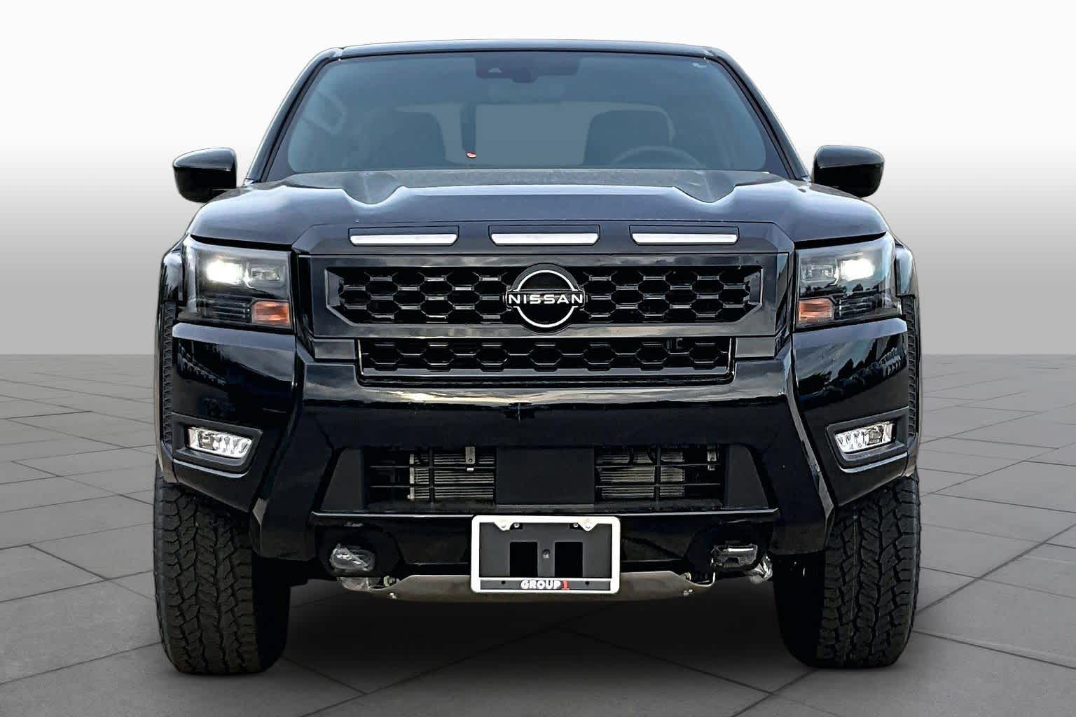 2027 Nissan Frontier photo 3 of 22