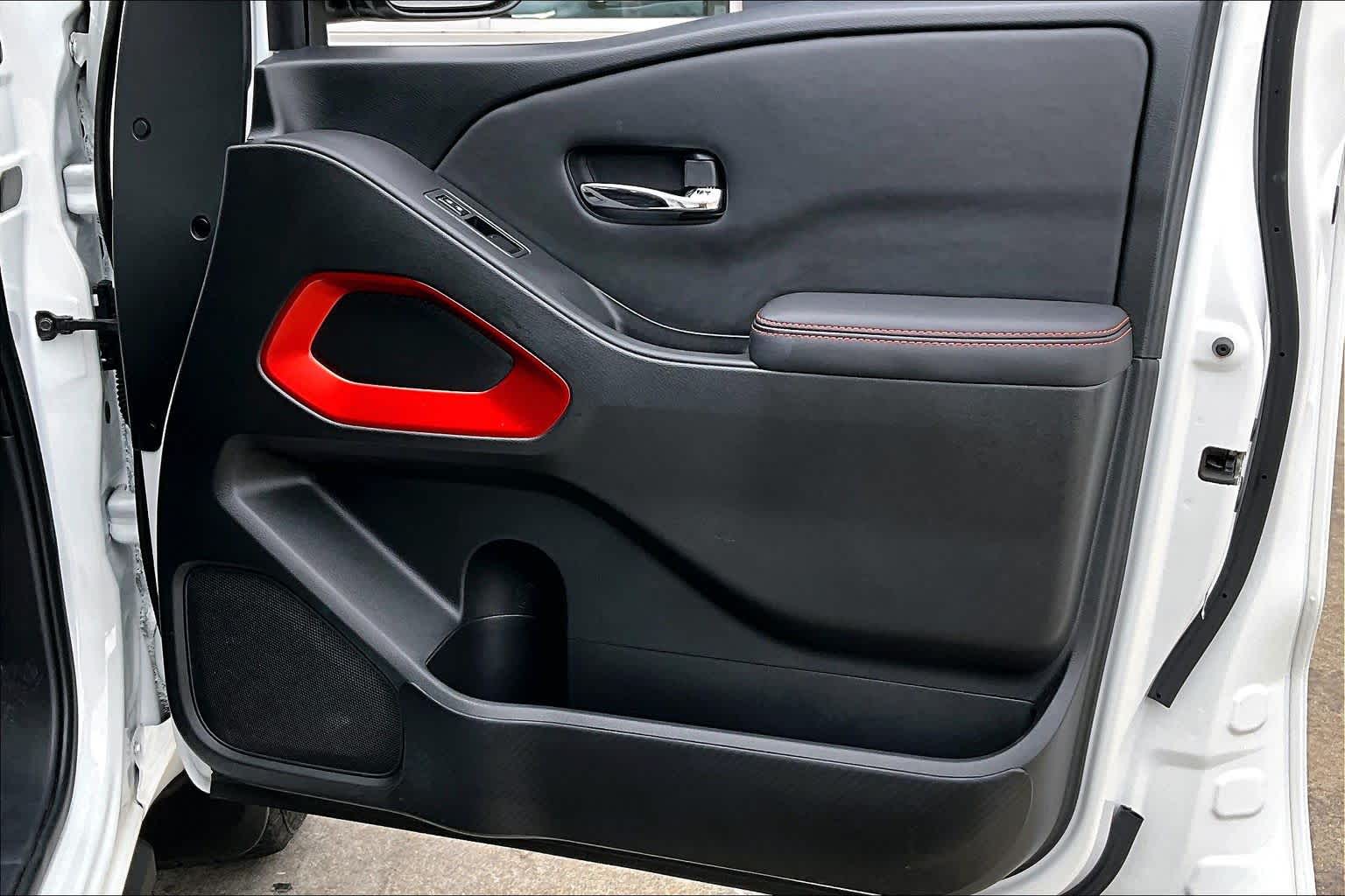 2024 Nissan Frontier PRO-4X Glacier White at Davis Chevrolet