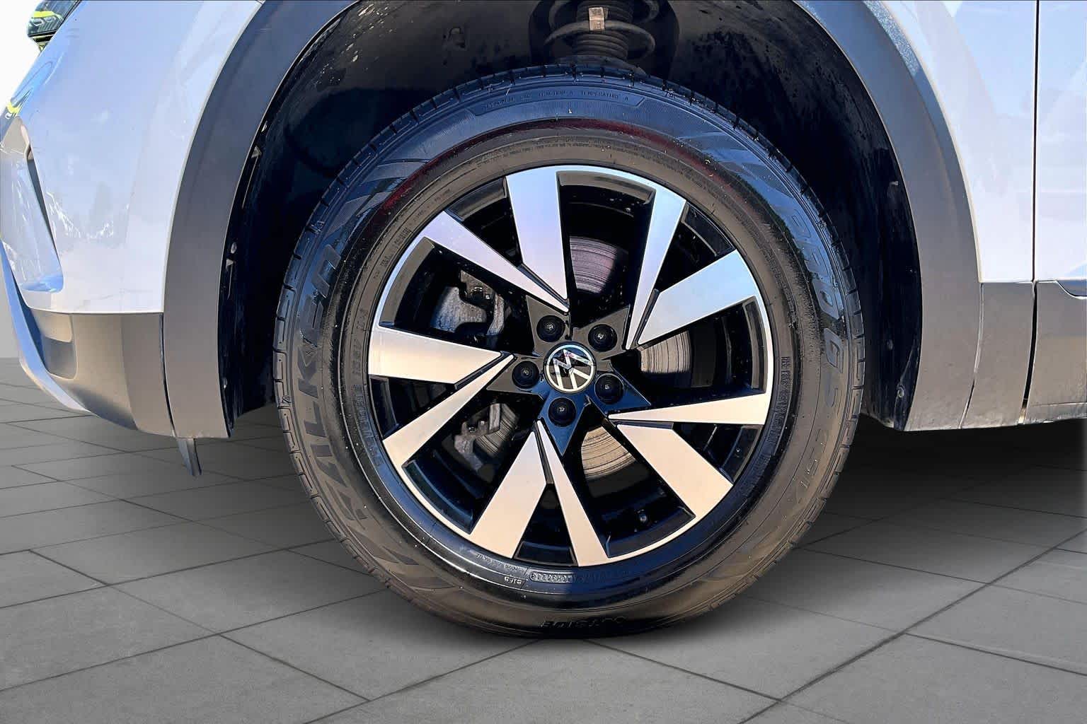 2021 Volkswagen Atlas Cross Sport 2.0T SE - 9
