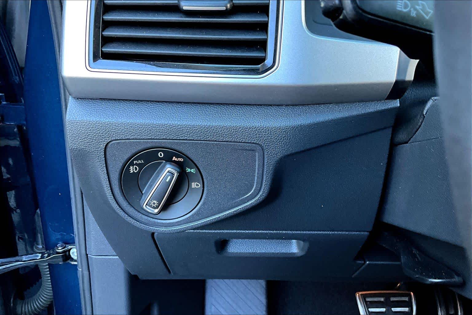 2018 Volkswagen Atlas 3.6L V6 SEL Tourmaline Blue Metallic at BMW of West Houston