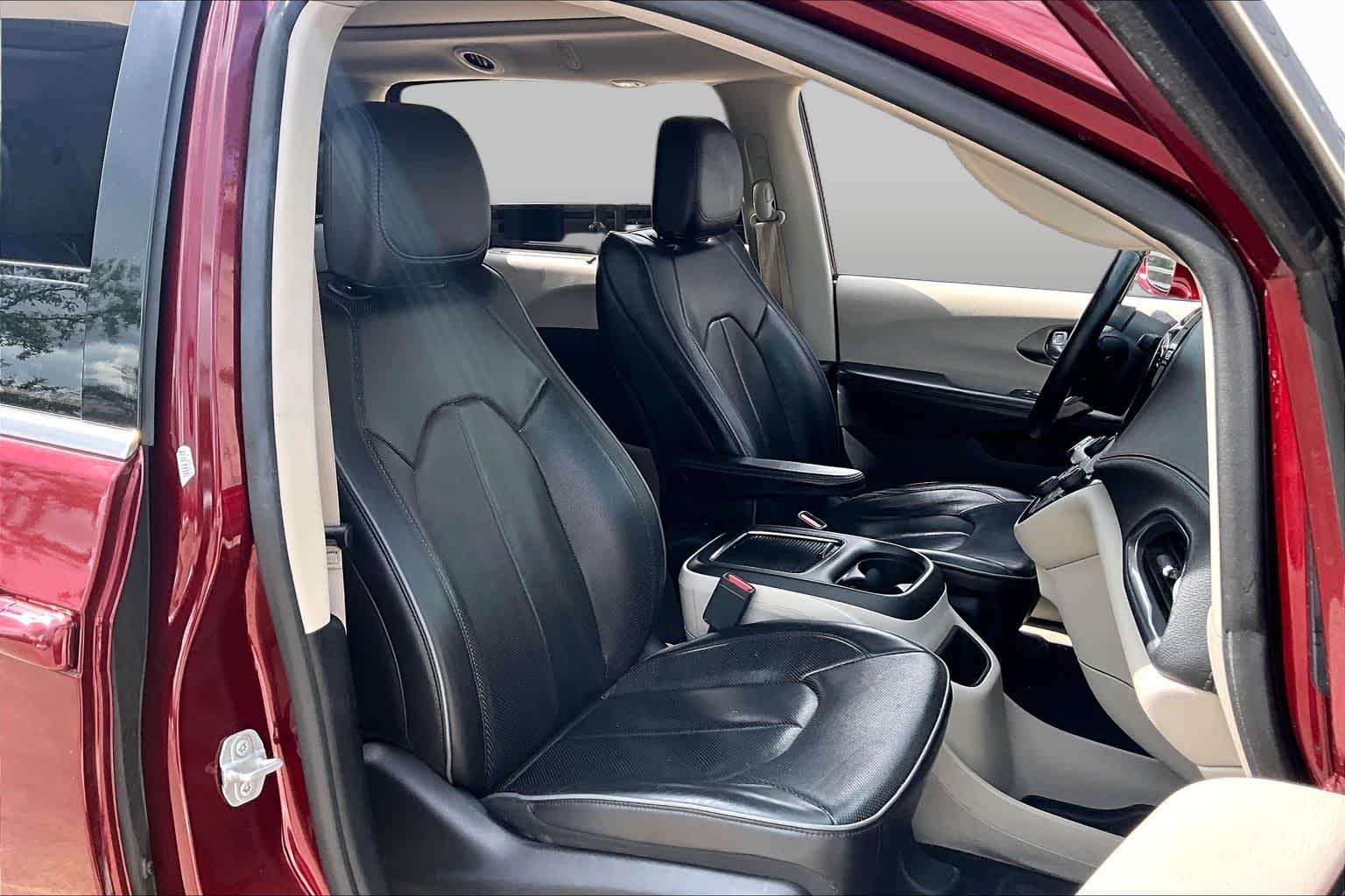 2018 Chrysler Pacifica Limited Velvet Red Pearlcoat at AutoNation USA Katy