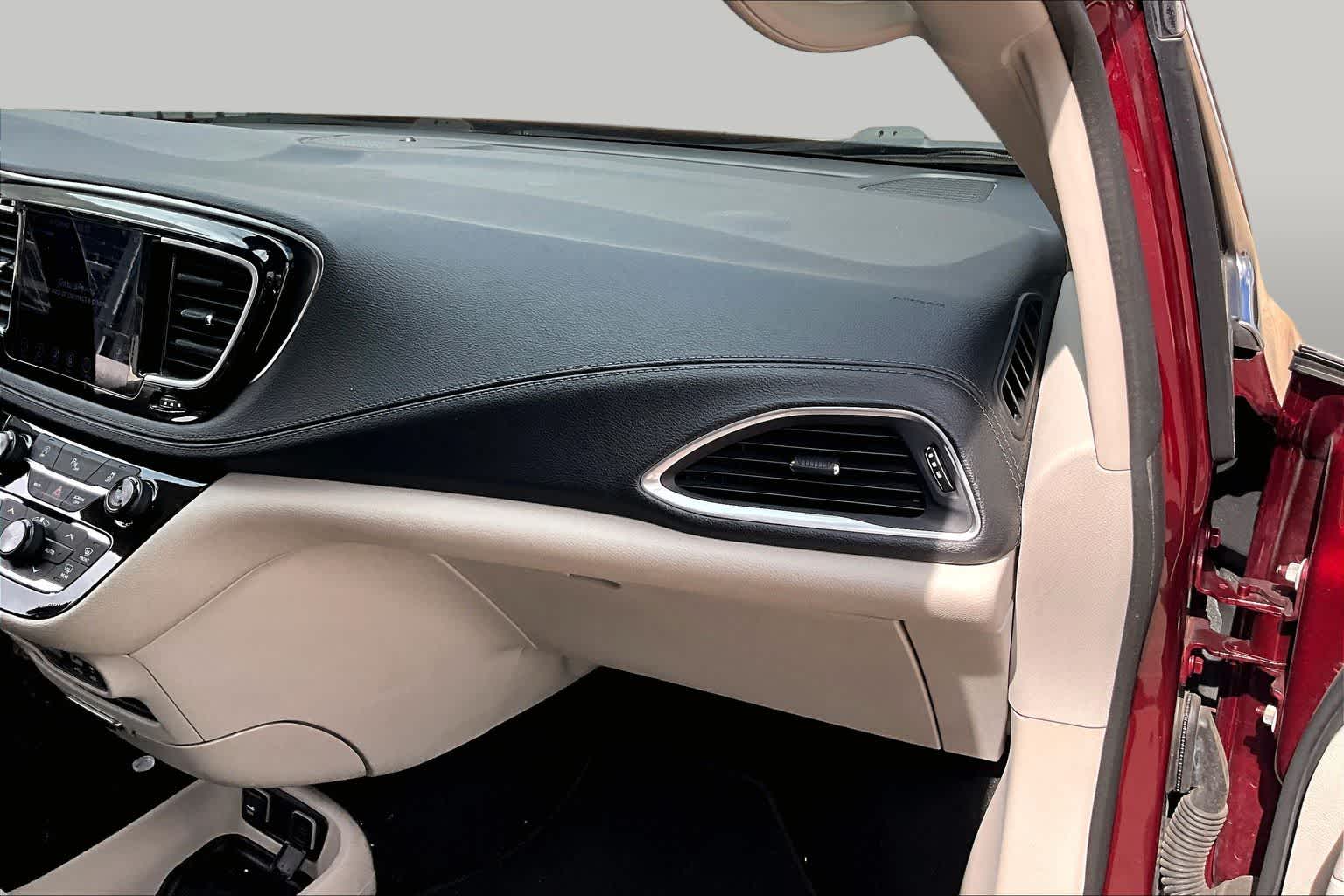 2018 Chrysler Pacifica Limited Velvet Red Pearlcoat at AutoNation USA Katy