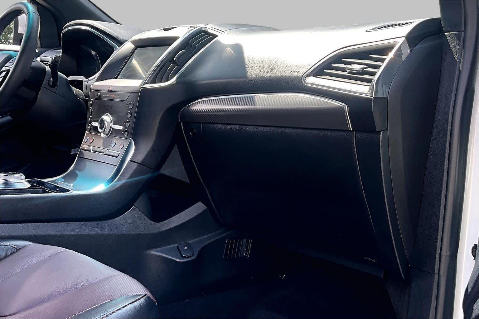 2020 Ford Edge Titanium Star White Metallic Tri-Coat at Tomball Ford