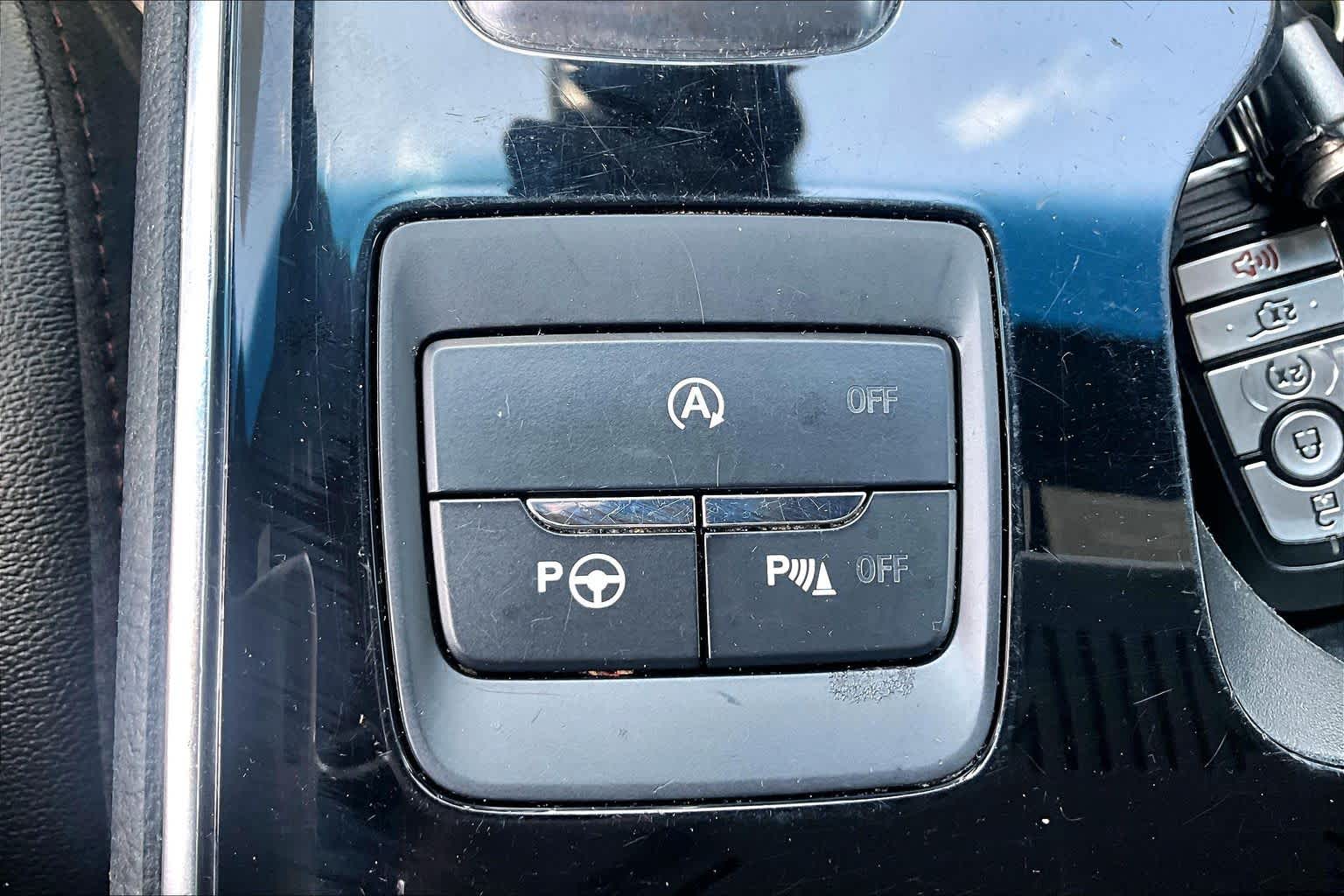 2020 Ford Edge Titanium Star White Metallic Tri-Coat at Tomball Ford