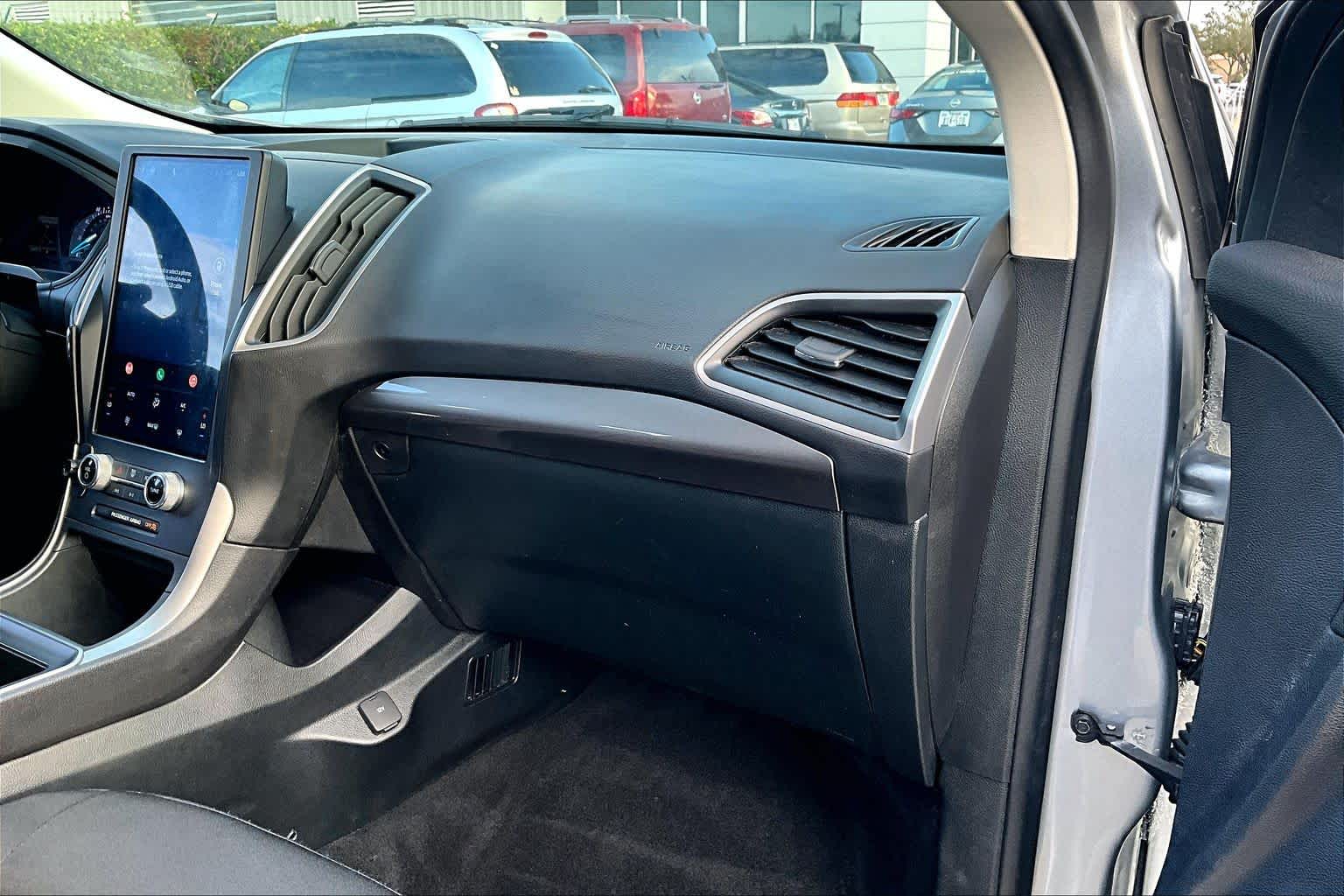 2022 Ford Edge SE Iconic Silver Metallic at Tomball Ford