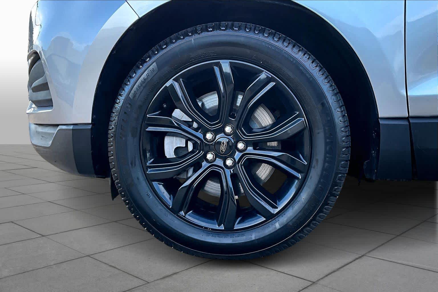 2022 Ford Edge SE Iconic Silver Metallic at Tomball Ford