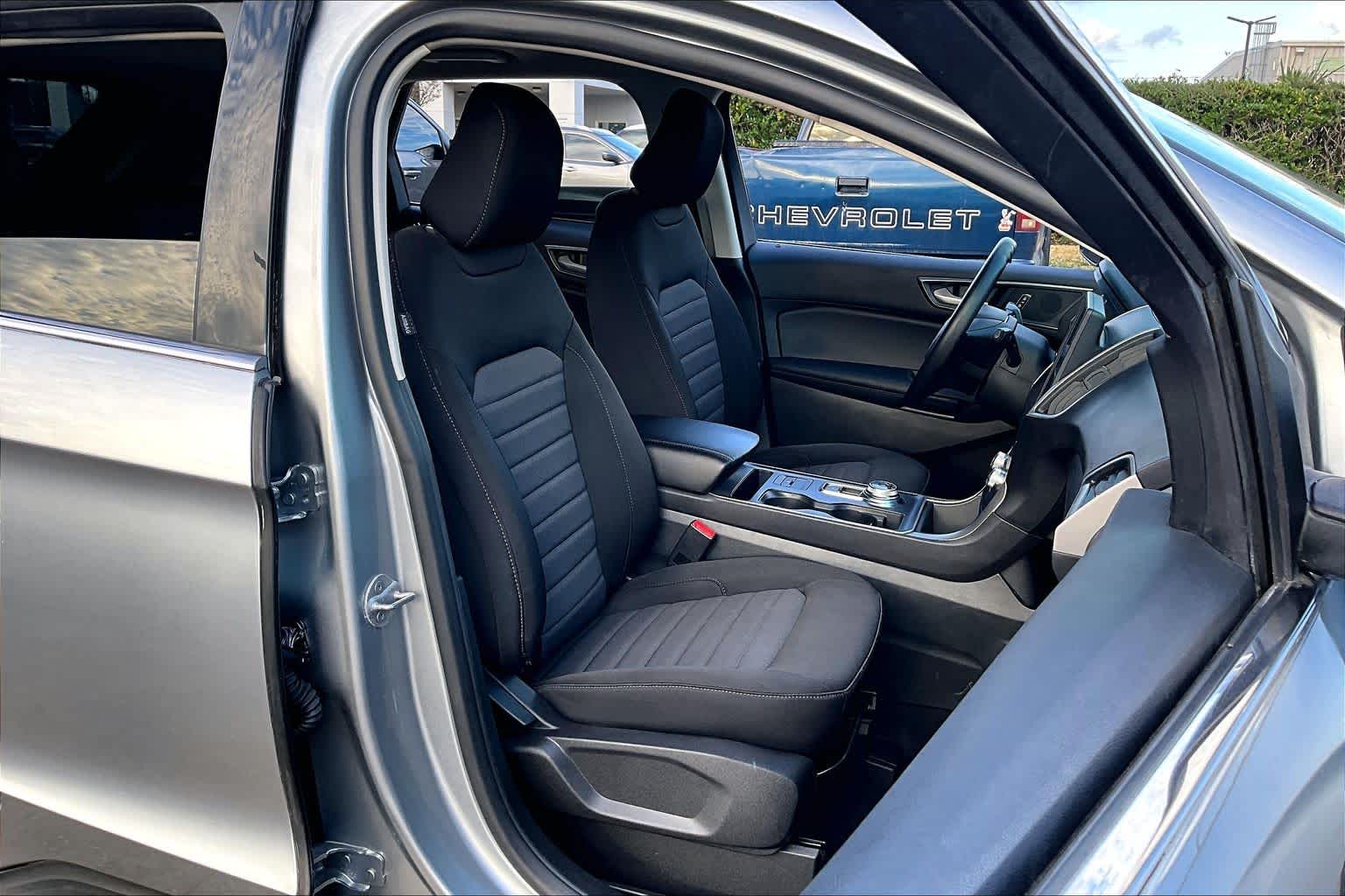2022 Ford Edge SE Iconic Silver Metallic at Tomball Ford