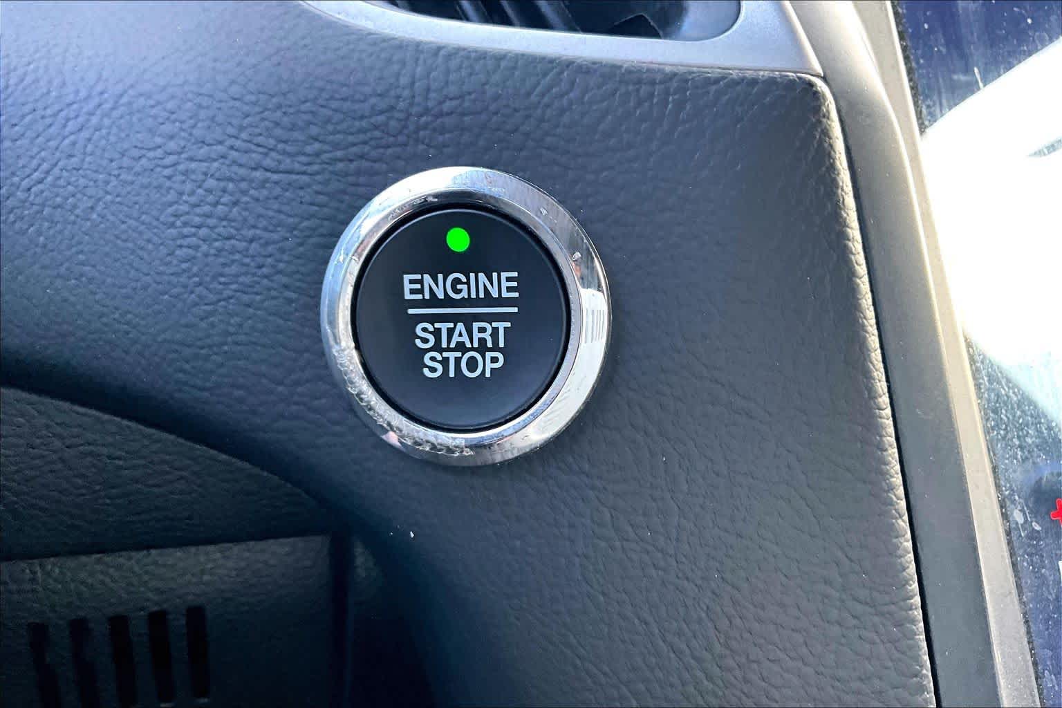 2022 Ford Edge SE Iconic Silver Metallic at Tomball Ford