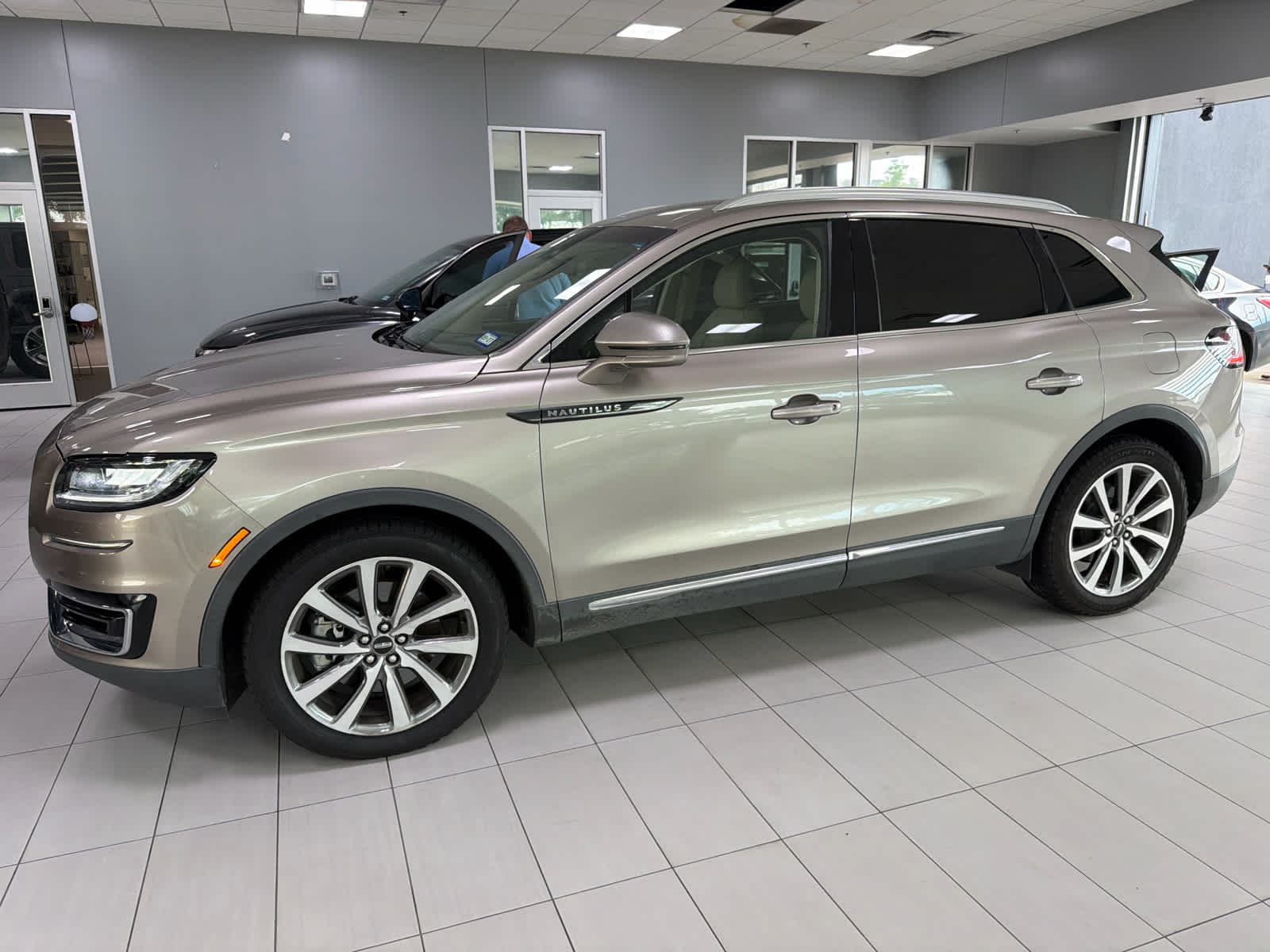 2019 Lincoln Nautilus Select Iced Mocha Premium Colorant at Sterling McCall Nissan