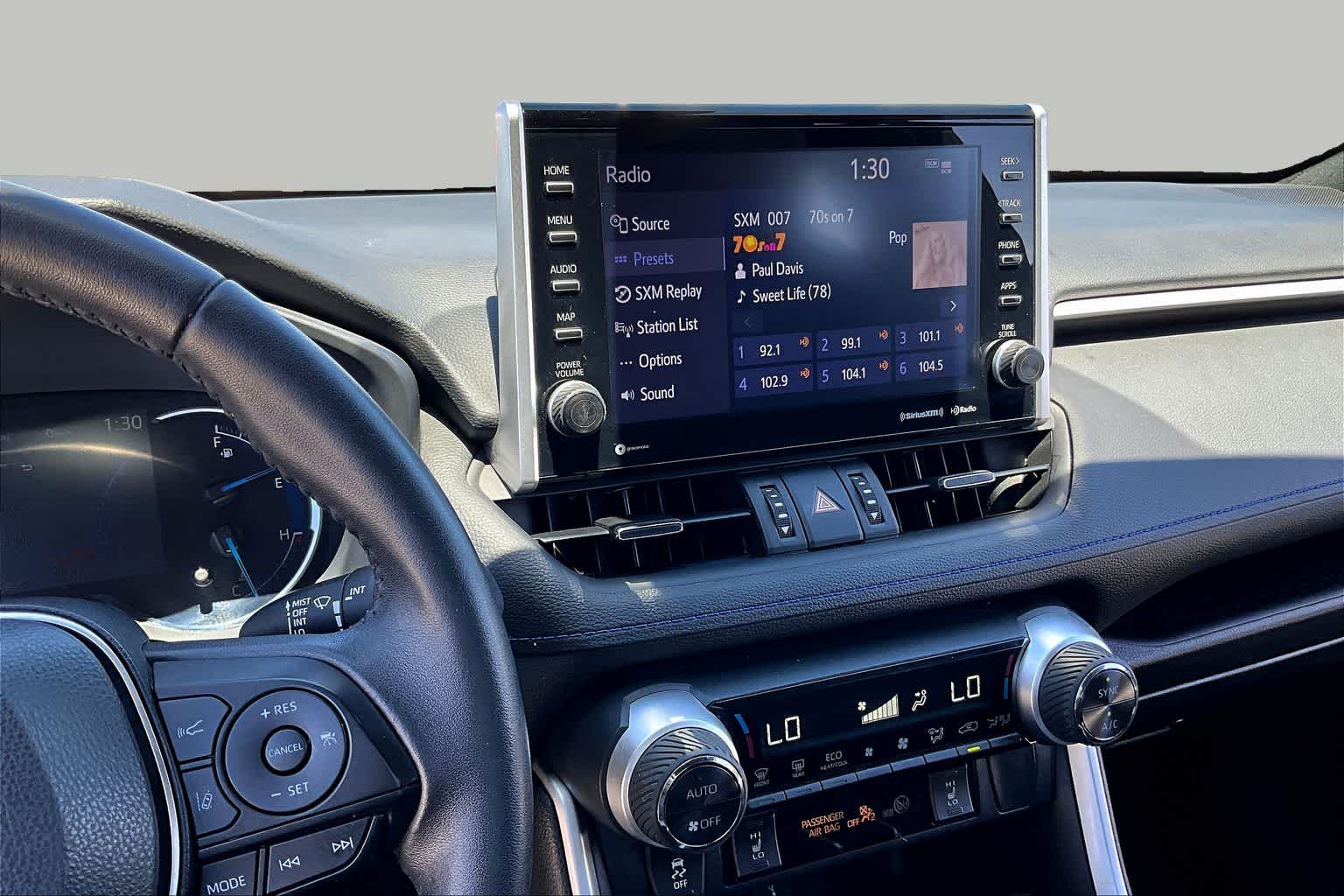 2022 Toyota RAV4 Hybrid XSE - 5