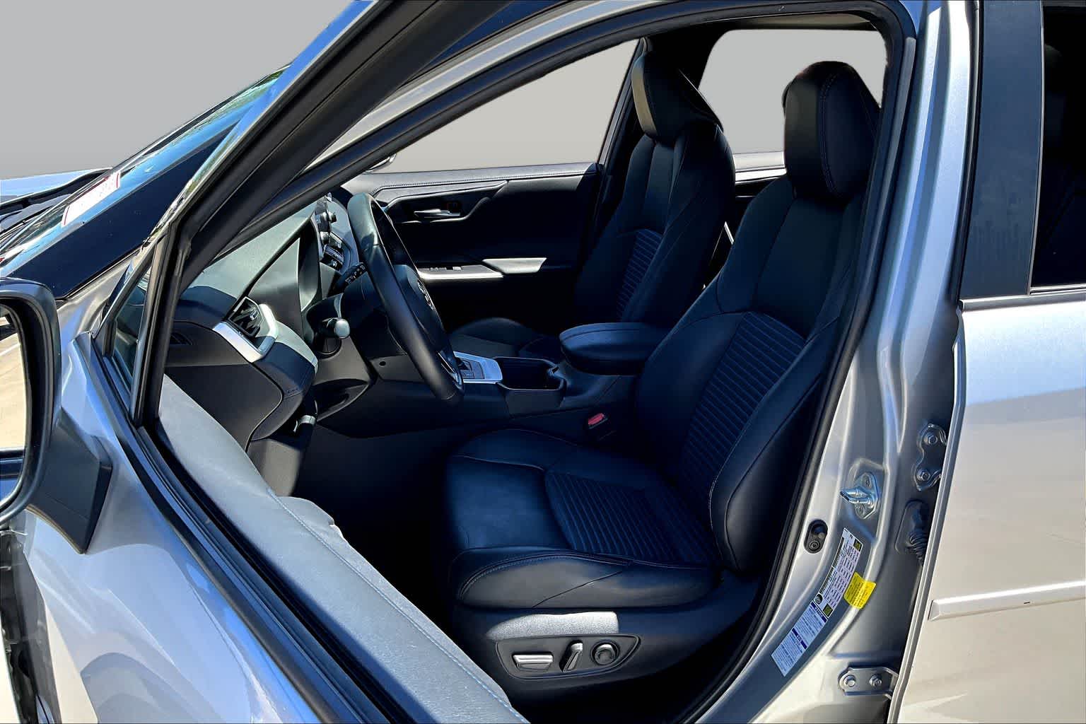 2022 Toyota RAV4 Hybrid XSE - 6