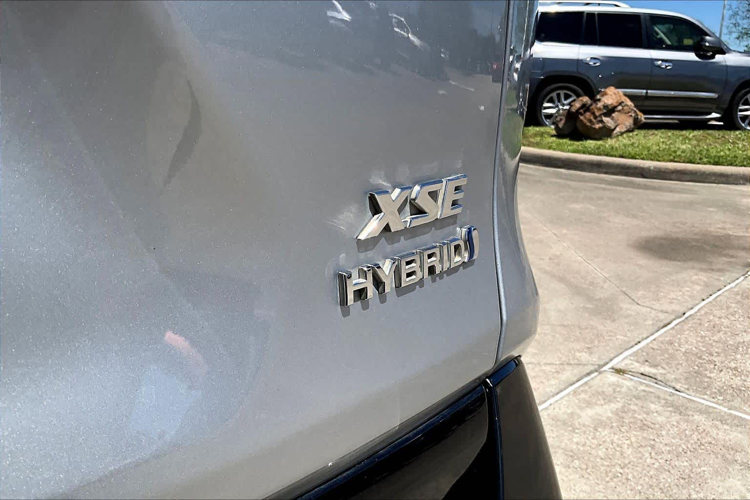 2022 Toyota RAV4 Hybrid XSE - 8