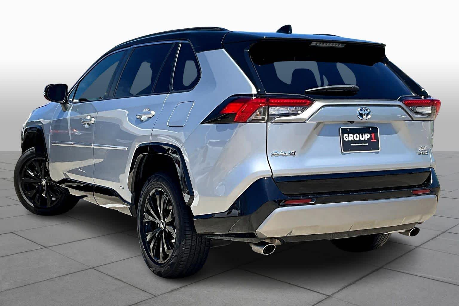 2022 Toyota RAV4 Hybrid XSE - 10