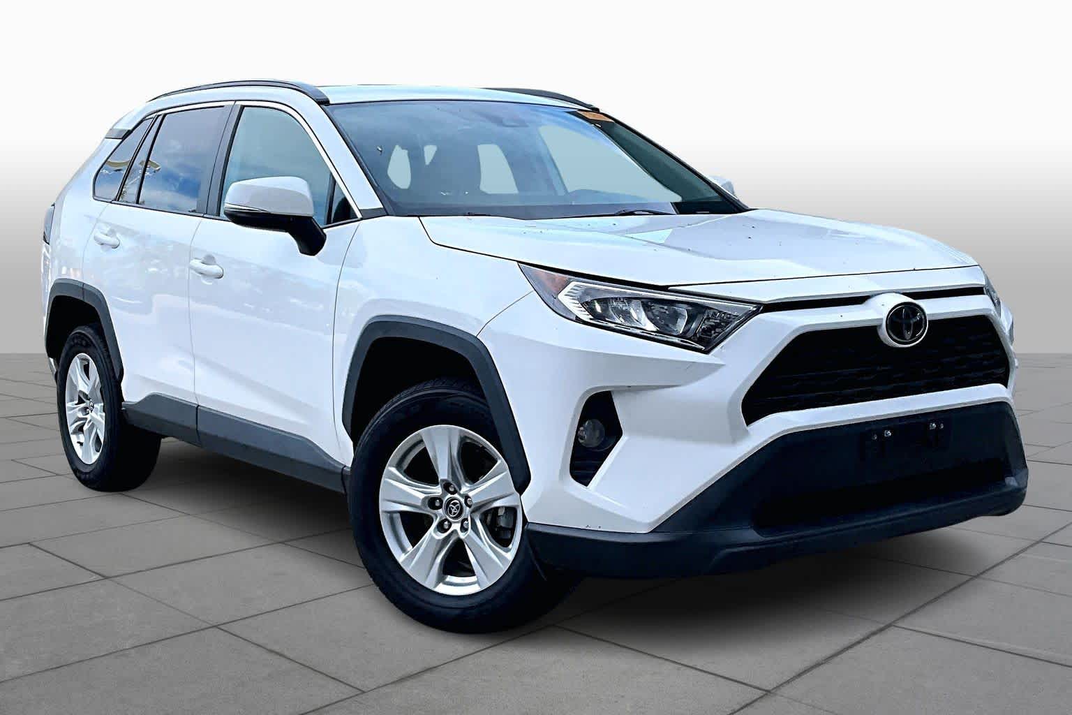 2021 Toyota RAV4 XLE Super White at AutoNation USA Houston
