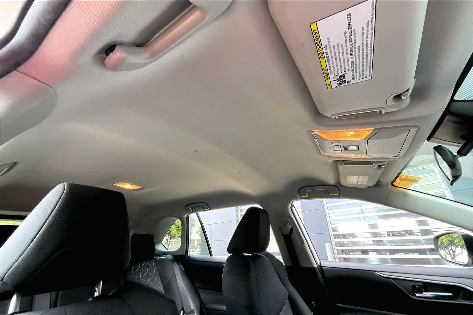 2021 Toyota RAV4 XLE Super White at AutoNation USA Houston