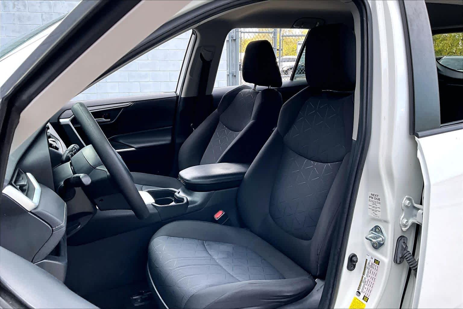 2021 Toyota RAV4 XLE Super White at AutoNation USA Houston