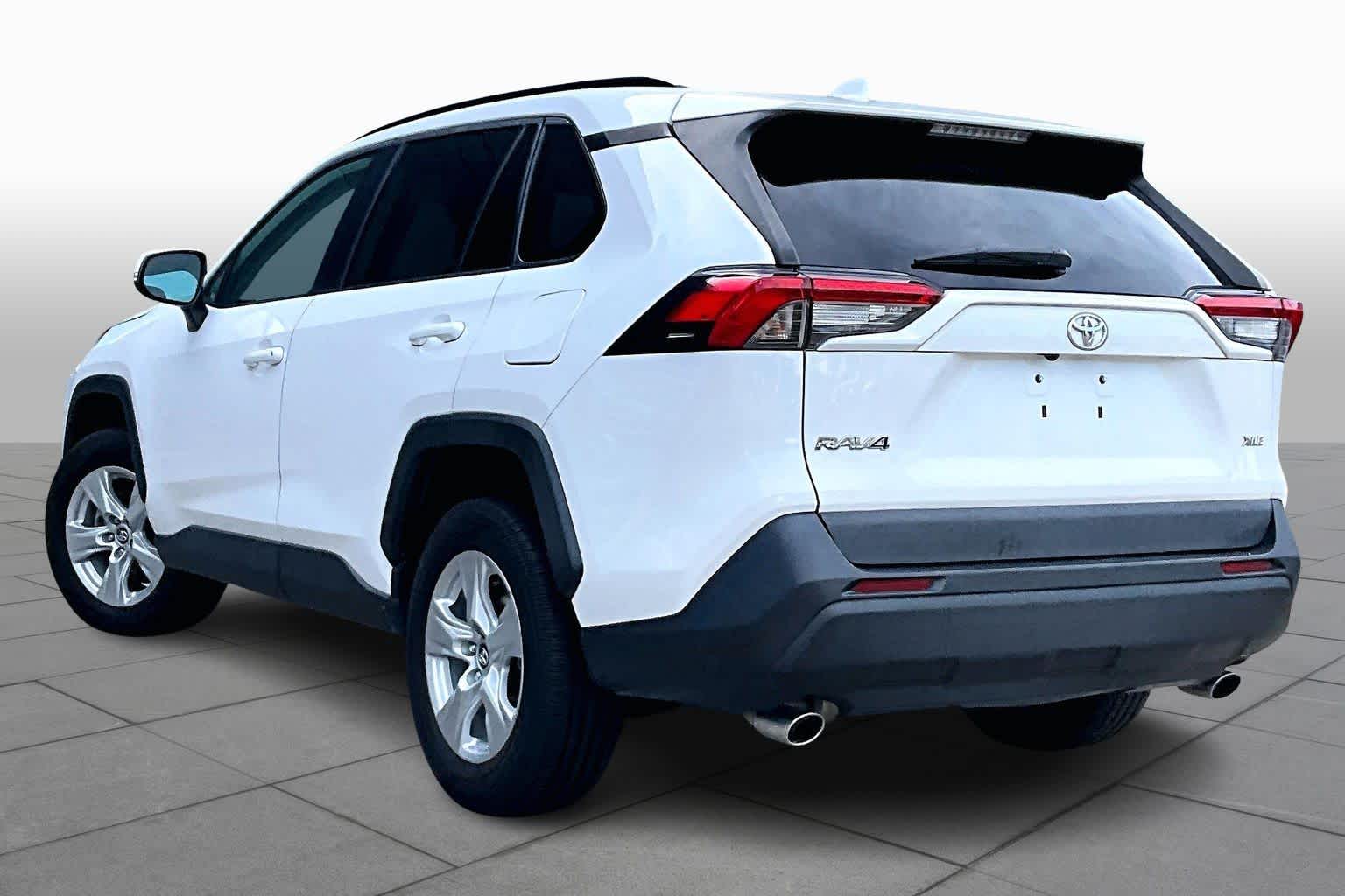 2021 Toyota RAV4 XLE Super White at AutoNation USA Houston