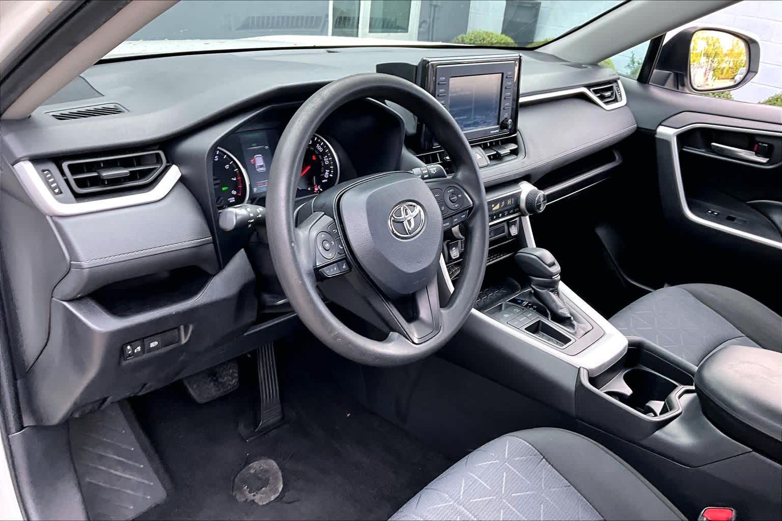 2021 Toyota RAV4 XLE Super White at AutoNation USA Houston